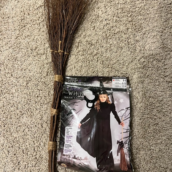 Wizard of Oz Costumes - Picture 4 of 5